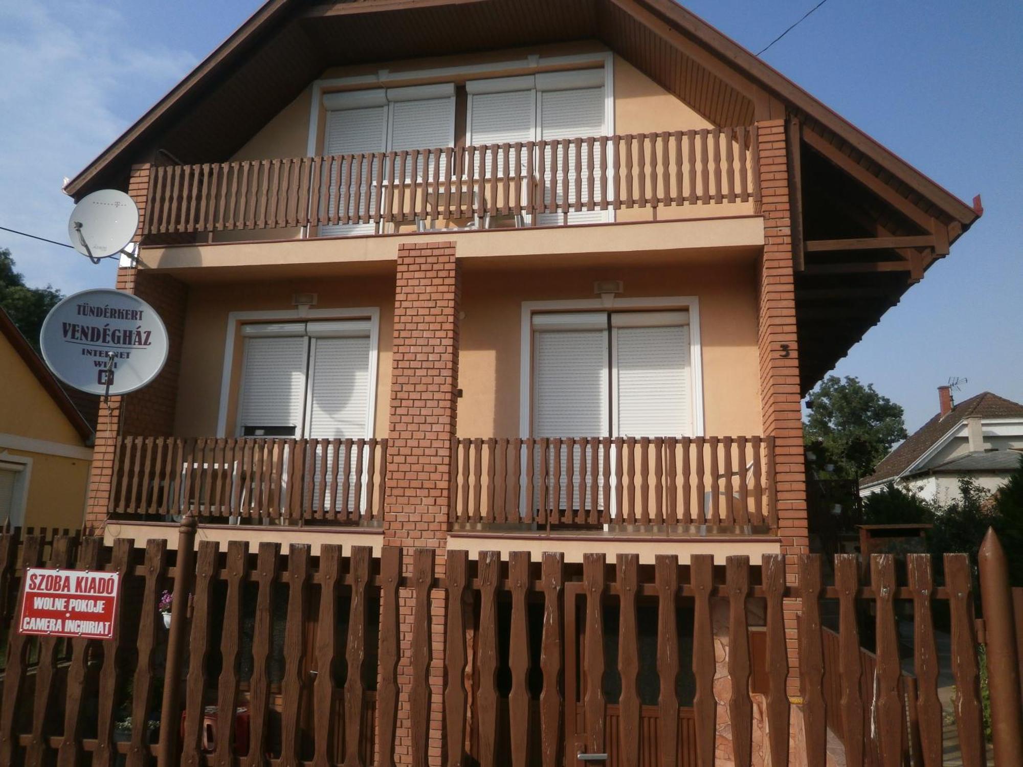 Tuenderkert Apartmanok Hajduszoboszlo Exterior photo